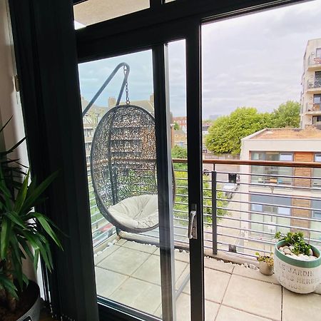 Cosy 1 Bedroom Apartment With Balcony Near Chiswick London Exteriör bild