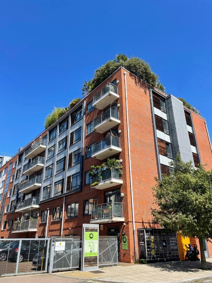 Cosy 1 Bedroom Apartment With Balcony Near Chiswick London Exteriör bild