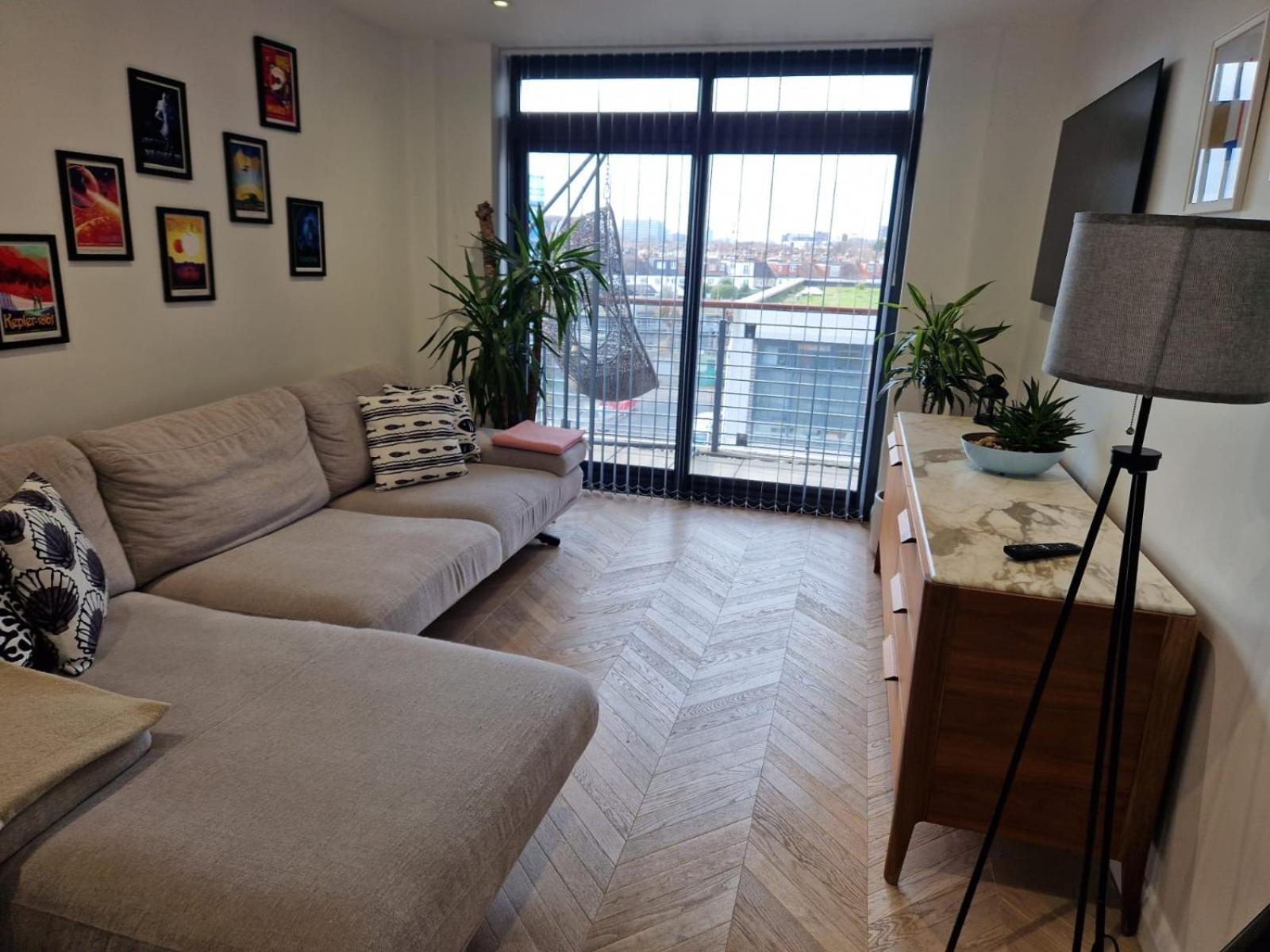 Cosy 1 Bedroom Apartment With Balcony Near Chiswick London Exteriör bild