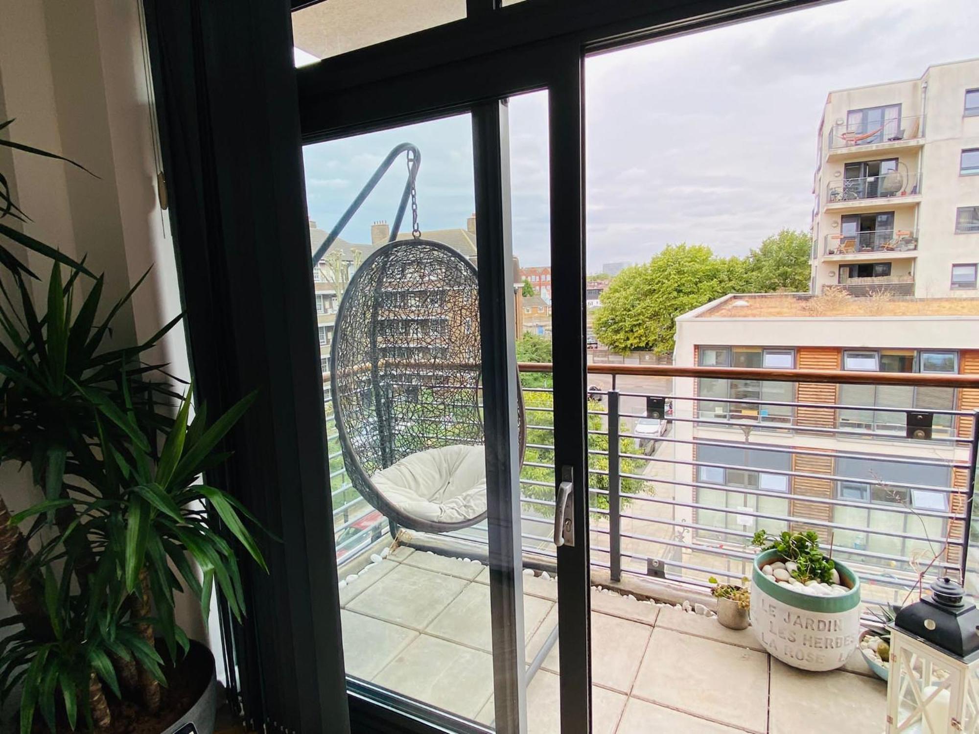 Cosy 1 Bedroom Apartment With Balcony Near Chiswick London Exteriör bild