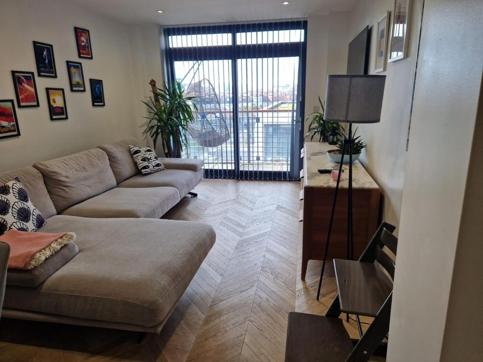 Cosy 1 Bedroom Apartment With Balcony Near Chiswick London Exteriör bild