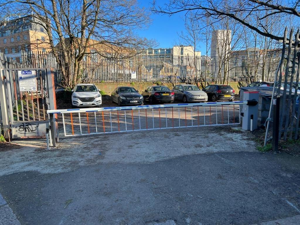 Cosy 1 Bedroom Apartment With Balcony Near Chiswick London Exteriör bild